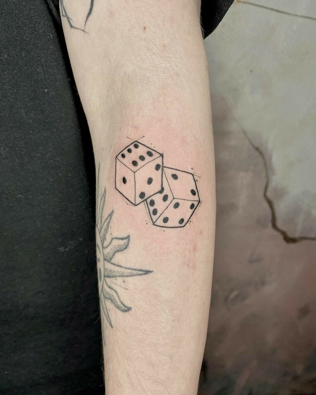 Top more than 79 small dice tattoo super hot in.eteachers